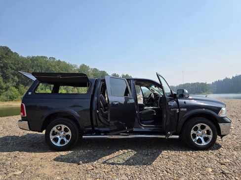 Used 2015 RAM 1500 Laramie w/ Convenience Group AWD/4WD image 2