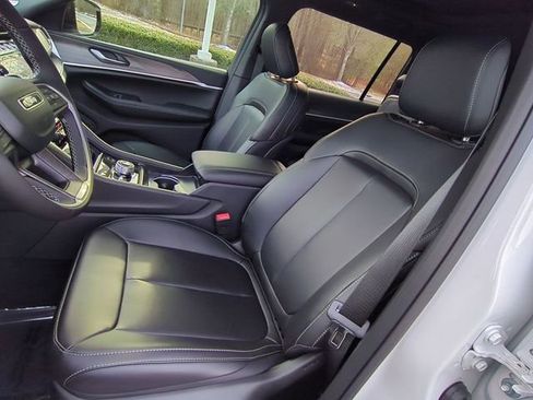 New 2025 Jeep Grand Cherokee L Limited image 23