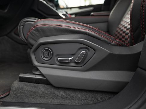 Used 2020 Lamborghini Urus image 18