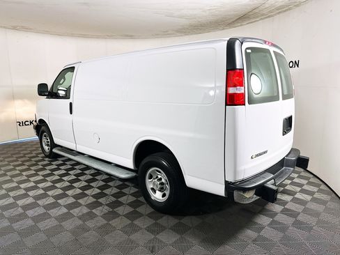 Used 2024 Chevrolet Express 2500 Work Van w/ Driver Convenience Package image 5