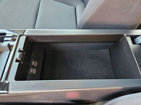 Used 2025 Toyota Prius LE image 25