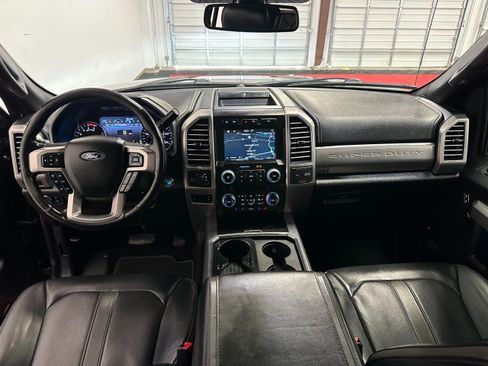 Used 2019 Ford F250 Platinum w/ FX4 Off-Road Package AWD/4WD image 7