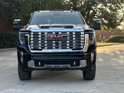 Used 2025 GMC Sierra 2500 Denali w/ Denali Reserve Package AWD/4WD image 2