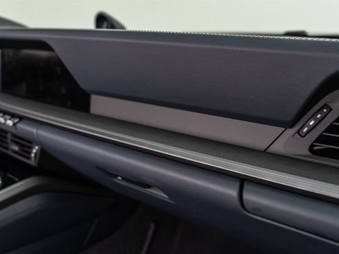 Used 2025 Porsche 911 Carrera w/ Premium Package image 57