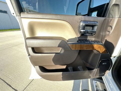 Used 2016 GMC Sierra 3500 SLT w/ Duramax Plus Package image 21