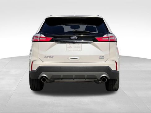 Used 2019 Ford Edge SEL w/ Equipment Group 201A FWD image 4