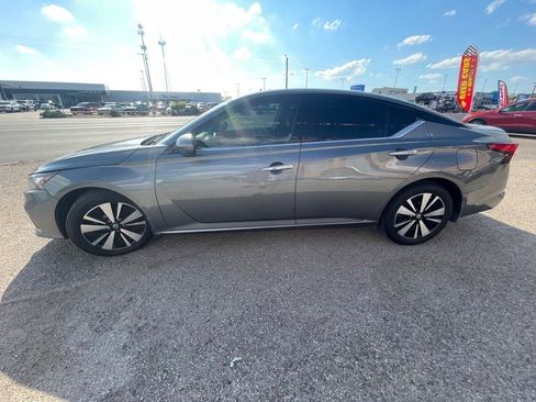 Used 2019 Nissan Altima 2.5 SV FWD image 5