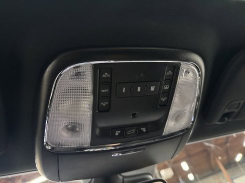 Used 2019 Jeep Grand Cherokee High Altitude image 18