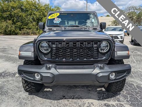 Used 2024 Jeep Gladiator Sport image 9