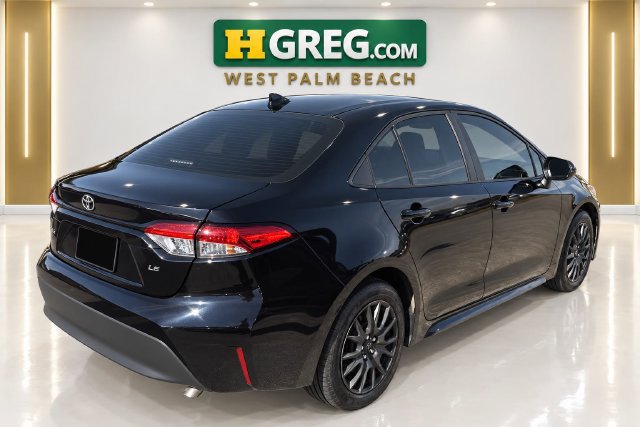 Used 2024 Toyota Corolla LE FWD image 6