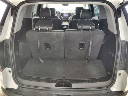 Used 2023 GMC Acadia SLT image 24