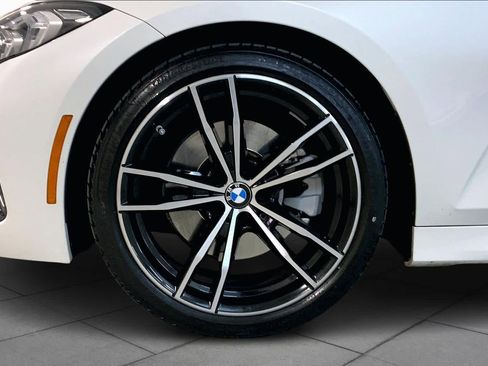 Used 2023 BMW 330i Sedan w/ M Sport Package image 11
