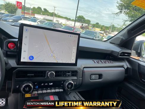 Used 2025 Toyota Tacoma TRD Pro AWD/4WD image 15