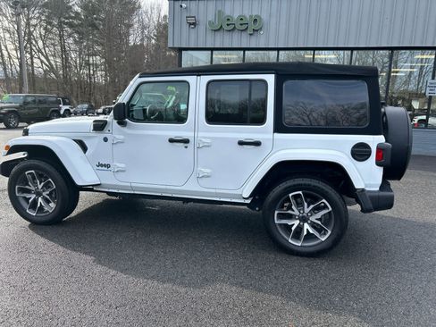 Used 2024 Jeep Wrangler Sport S image 11
