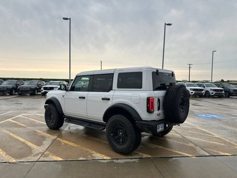 New 2026 Ford Bronco Badlands w/ Sasquatch Package AWD/4WD image 5