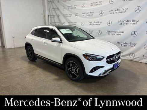 New 2026 Mercedes-Benz GLA 250 4MATIC image 1