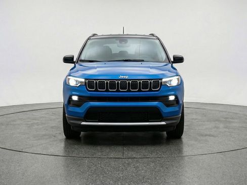 Used 2025 Jeep Compass Limited image 2