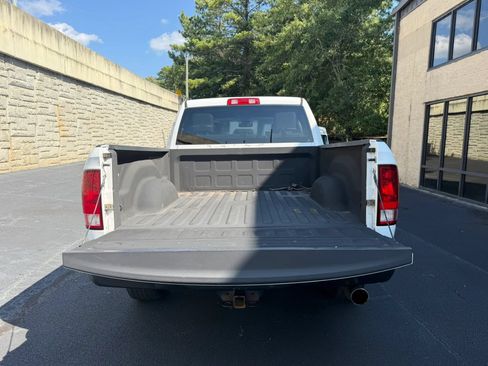 Used 2017 RAM 1500 Tradesman RWD image 30