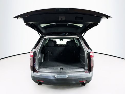 Used 2018 Chevrolet Traverse LT image 29