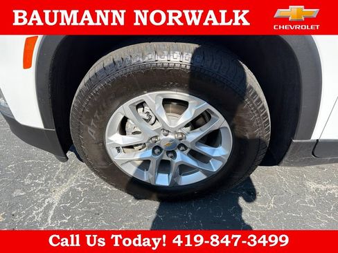 Used 2022 Chevrolet Traverse LS FWD image 12