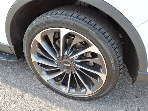 Certified 2023 Lincoln Aviator Reserve w/ Equipment Group 201A image 11