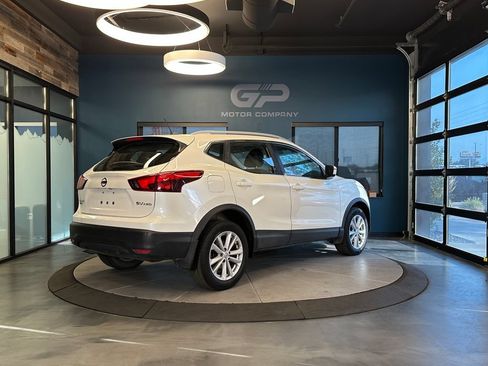 Used 2017 Nissan Rogue Sport SV AWD/4WD image 3