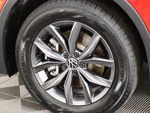 Used 2022 Volkswagen Tiguan SE AWD/4WD image 50
