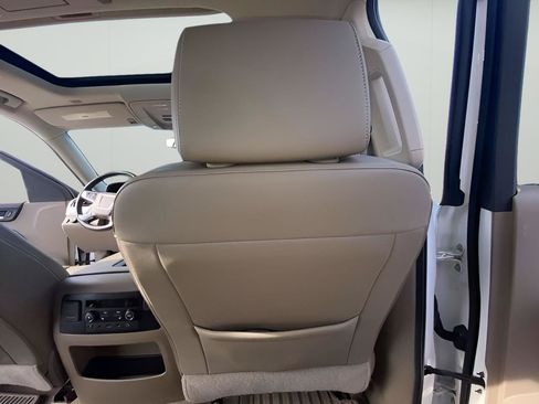 Used 2019 GMC Yukon SLT w/ Premium Edition AWD/4WD image 29