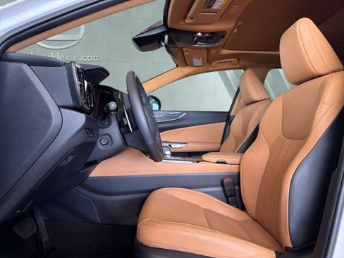 Certified 2025 Lexus NX 250 FWD w/ Towing Package (2000 Lbs) image 7