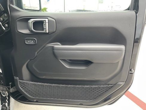 New 2025 Jeep Gladiator Sport image 23