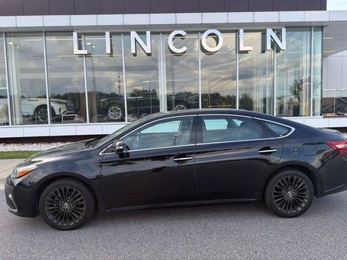 Used 2016 Toyota Avalon Touring FWD image 2