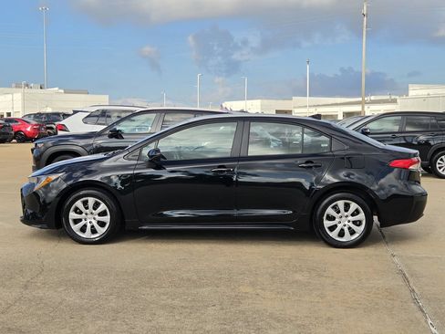 Used 2026 Toyota Corolla LE FWD image 6
