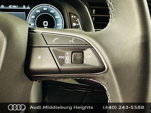 Certified 2025 Audi Q7 2.0T Premium w/ Convenience Plus Package AWD/4WD image 19