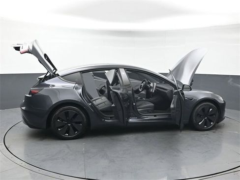 Used 2025 Tesla Model 3 image 48