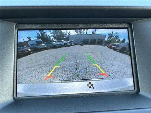 Used 2018 Ford Edge SE image 14