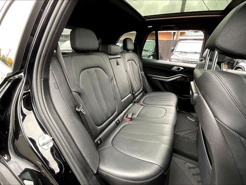 Used 2022 BMW X5 xDrive40i w/ Climate Comfort Package image 30