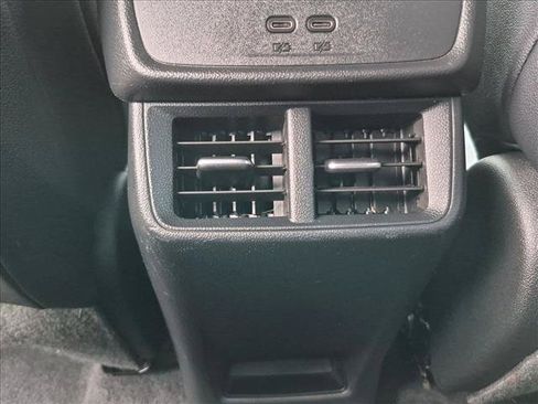 Used 2026 Chevrolet Equinox LT w/ Convenience Package II FWD image 17