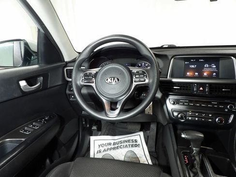 Used 2018 Kia Optima LX w/ 17" Alloy Wheels Package FWD image 11