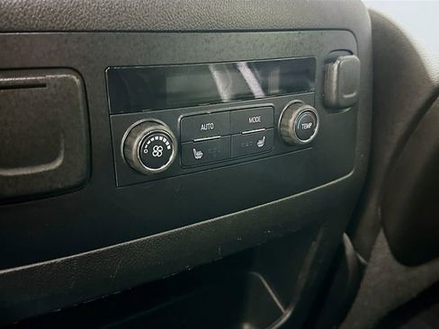 Used 2016 GMC Yukon SLT image 26