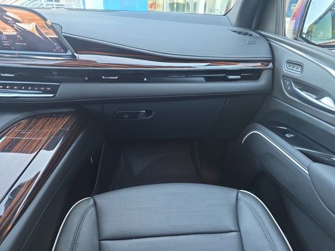 Used 2024 Cadillac Escalade Premium Luxury w/ Performance Package image 30