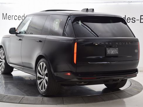 Used 2023 Land Rover Range Rover Long Wheelbase Autobiography image 4