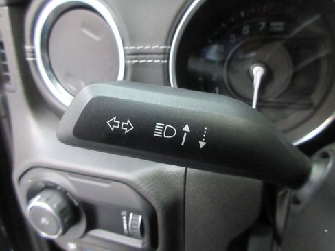 Used 2023 Jeep Wrangler Unlimited Sahara AWD/4WD image 19