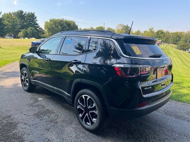 Used 2022 Jeep Compass Limited AWD/4WD image 5