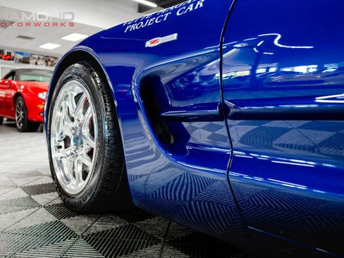 Used 2004 Chevrolet Corvette Z06 w/ Z06 Preferred Equipment Group RWD image 38