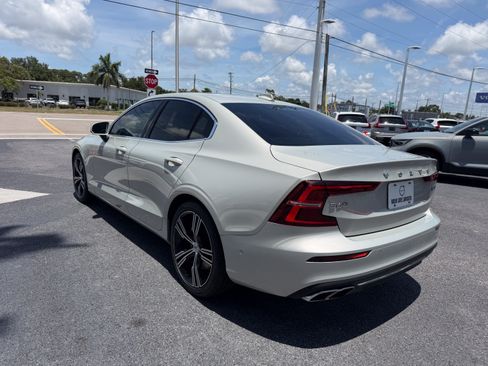 Used 2022 Volvo S60 B5 Inscription w/ Advanced Package AWD/4WD image 5