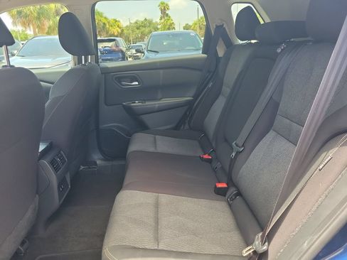 Used 2025 Nissan Rogue SV FWD image 10