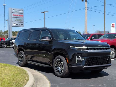 New 2026 Jeep Grand Wagoneer L Base image 3