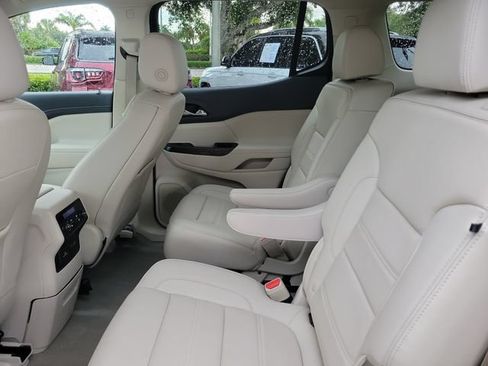 Certified 2023 GMC Acadia Denali w/ Denali Ultimate Package FWD image 13