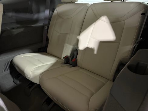 Used 2021 Cadillac XT6 Premium Luxury image 38