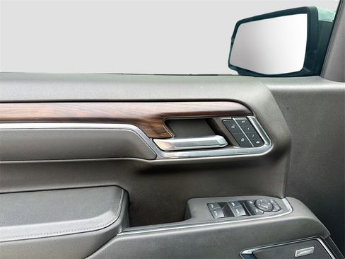 Used 2024 GMC Sierra 1500 SLT image 9